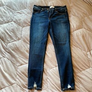 Women’s BKE Parker Jean. High Rise, Ankle Tall. Size 32. In like new condition!